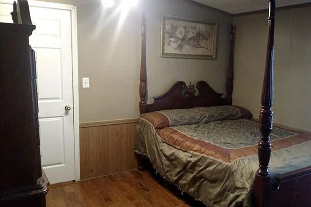 Photo of Bedroom in Hernando