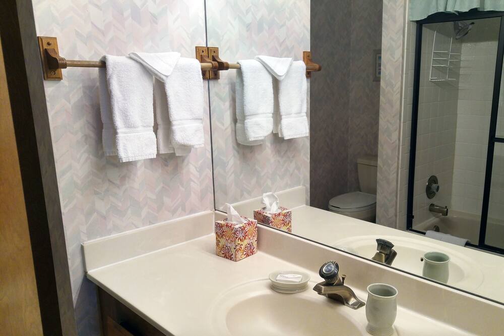 Photo of Bathroom in Pinetop