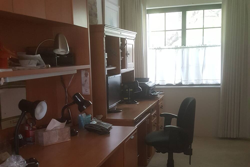 Photo of Bedroom in Arden-Arcade