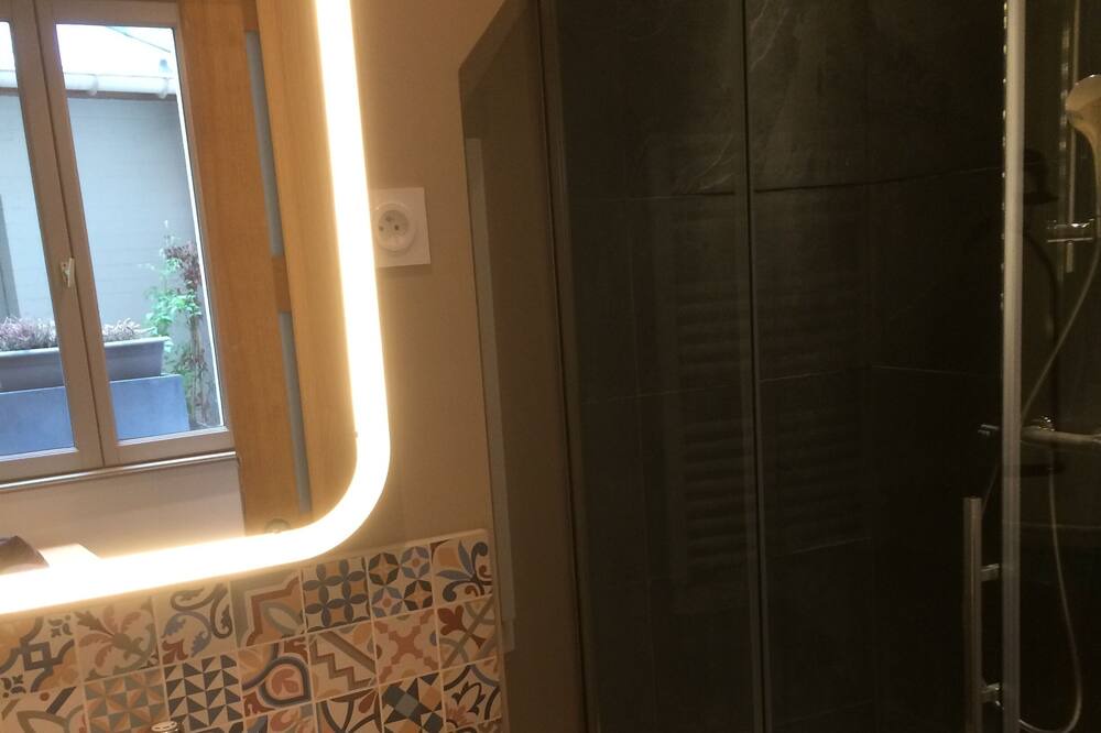 Photo of Bathroom in Honfleur