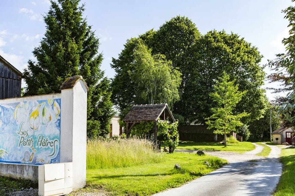 Photo of Others in Authon