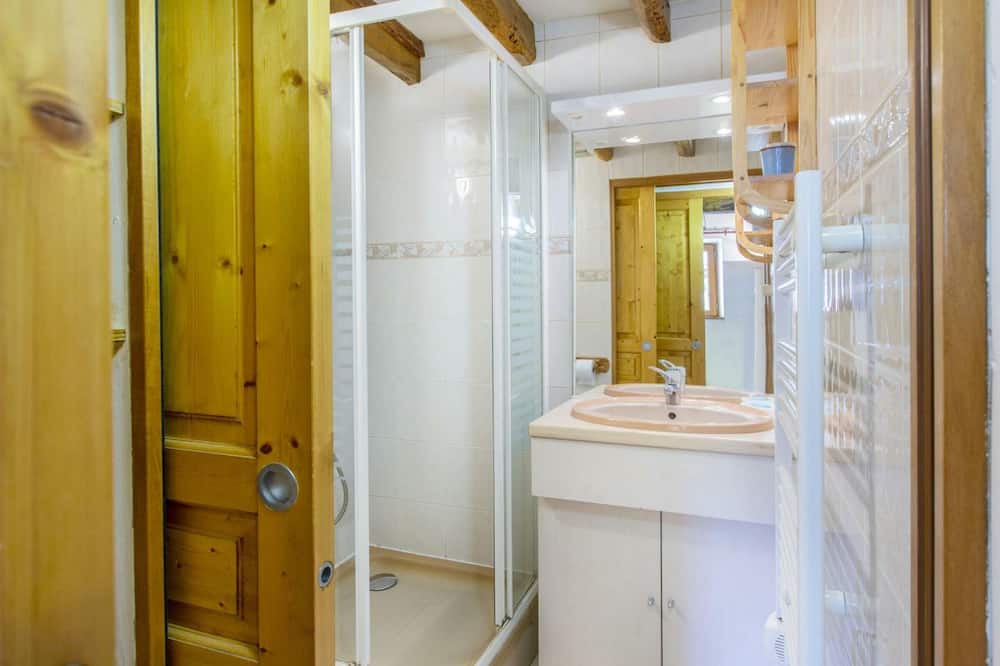 Photo of Bathroom in Authon