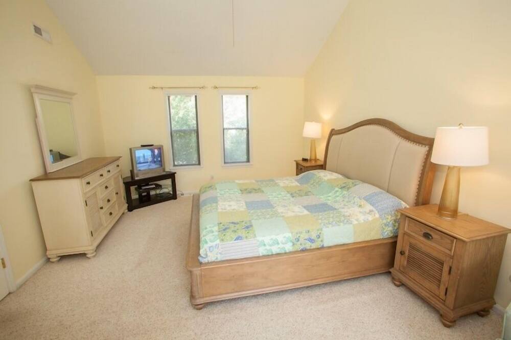 Photo of Bedroom in Northeast Virginia Beach