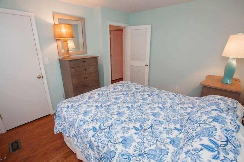 Photo of Bedroom in Northeast Virginia Beach