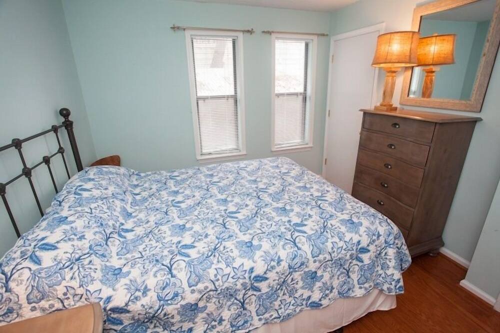 Photo of Bedroom in Northeast Virginia Beach