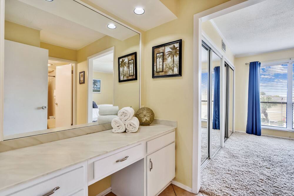 Photo of Others in Holiday Isle