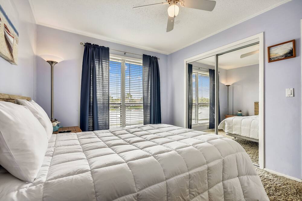 Photo of Others in Holiday Isle