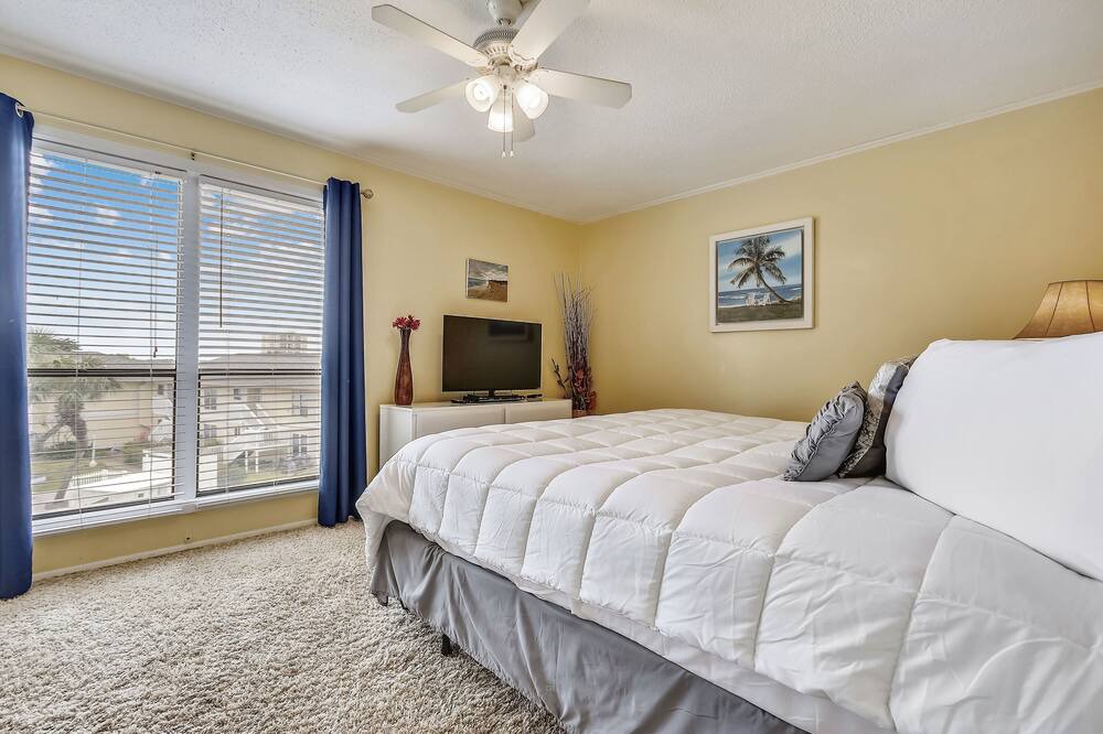 Photo of Others in Holiday Isle