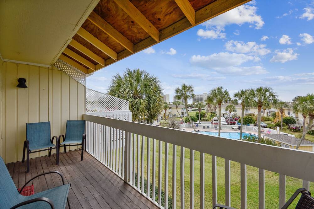 Photo of Patio Balcony in Holiday Isle
