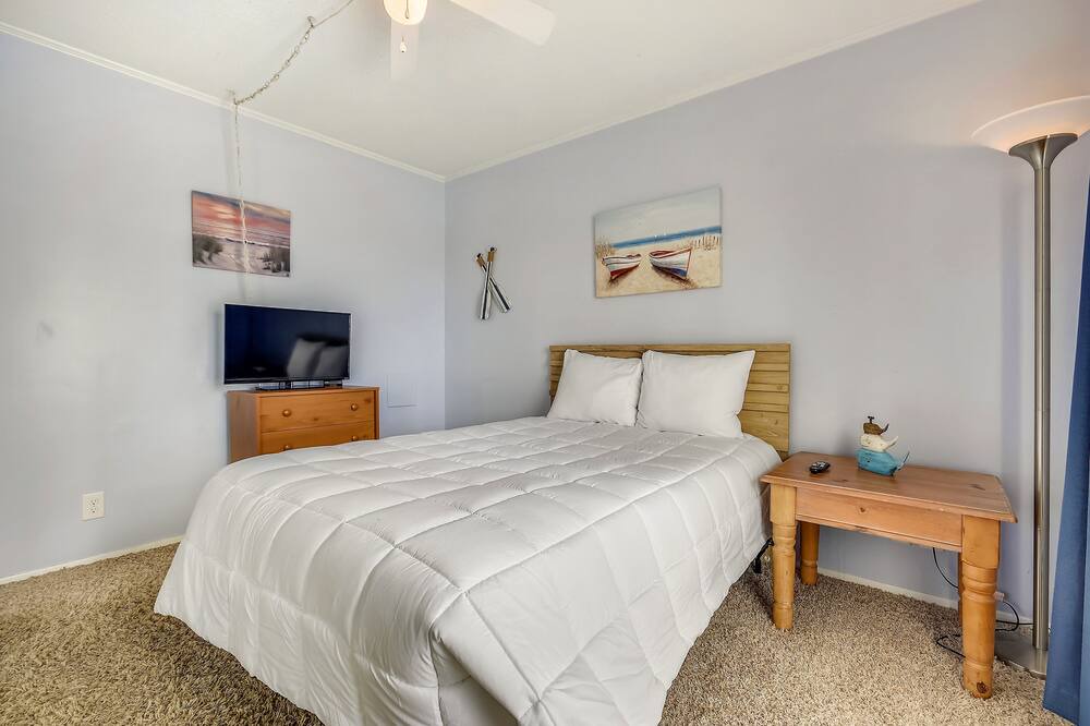 Photo of Others in Holiday Isle