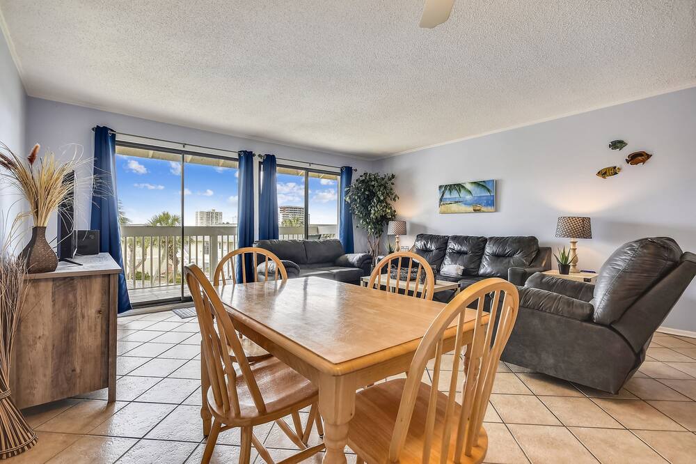 Photo of Others in Holiday Isle