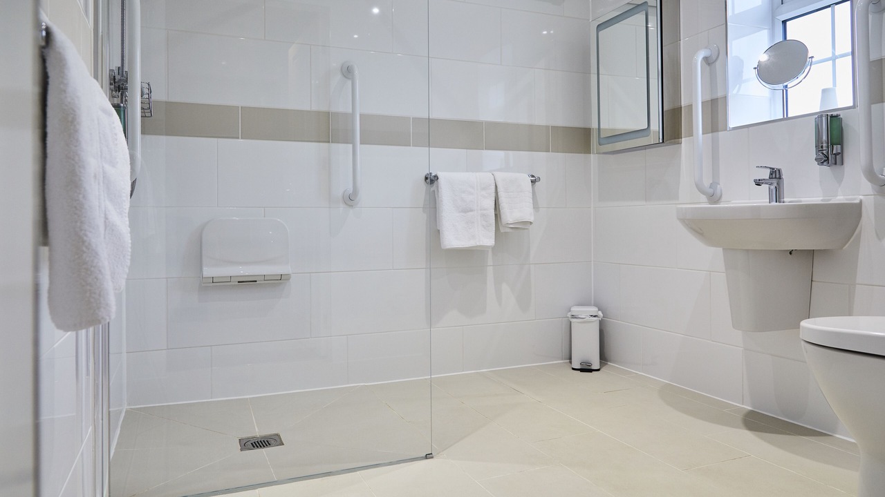 Photo of Bathroom in Elvaston