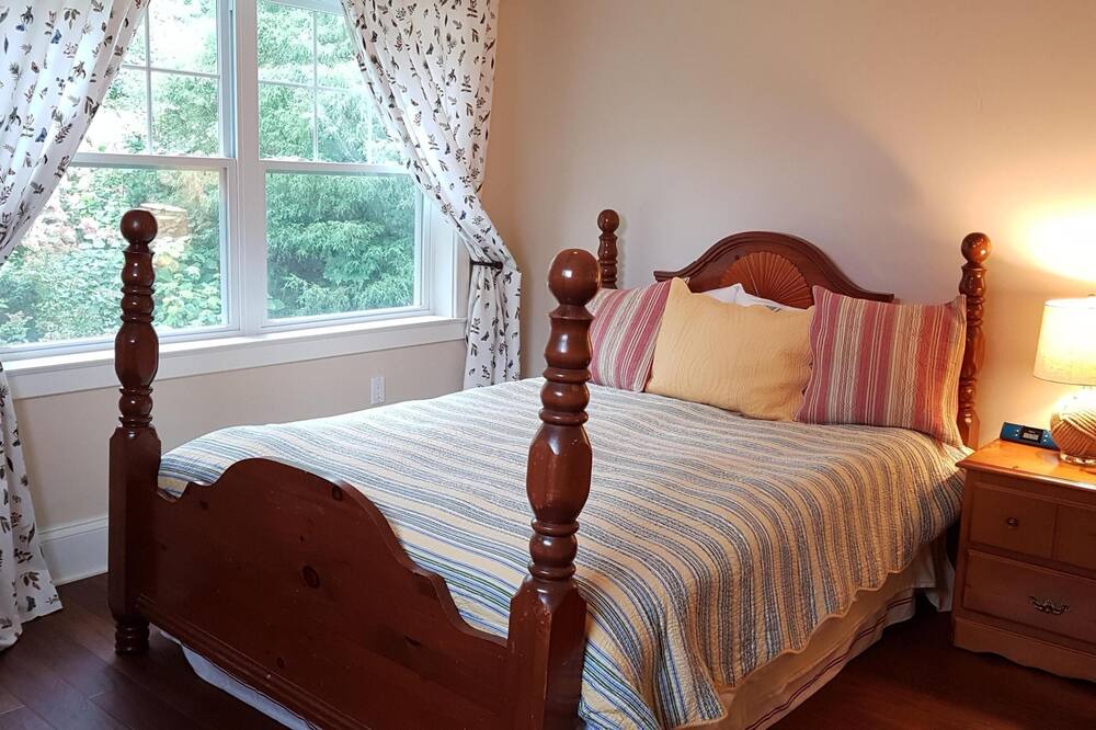 Photo of Bedroom in Masons Point