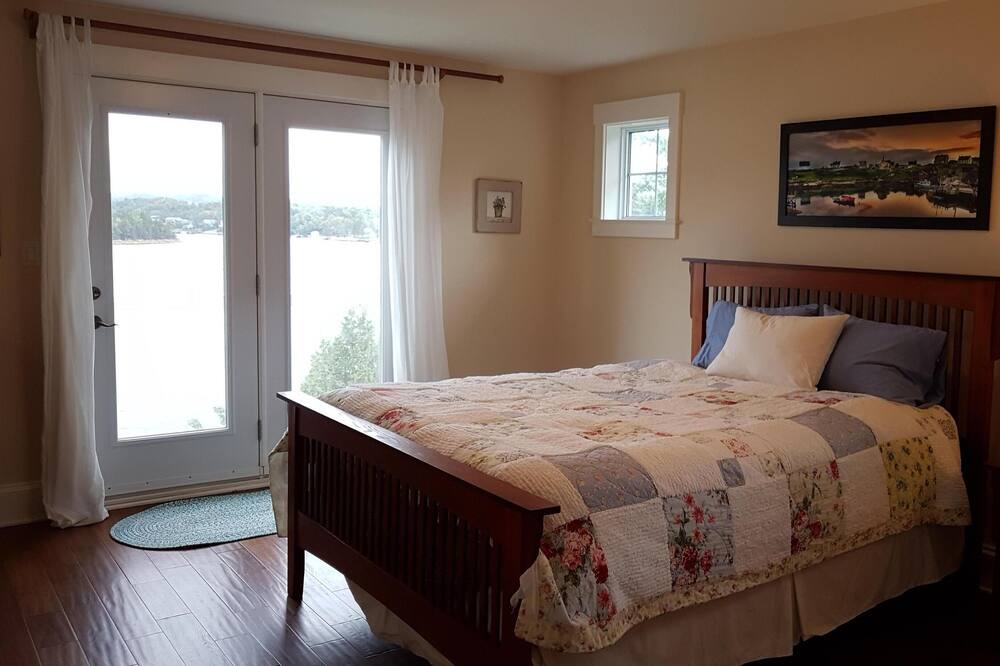 Photo of Bedroom in Masons Point