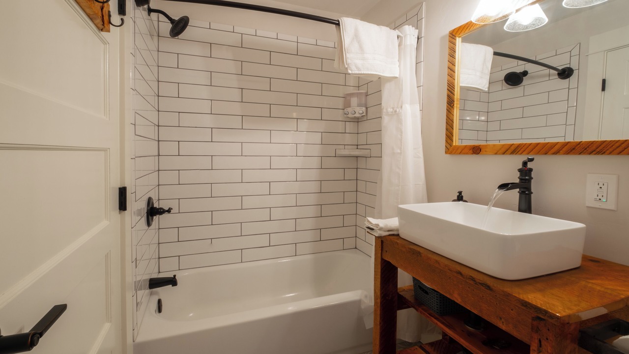 Photo of Bathroom in Bishop