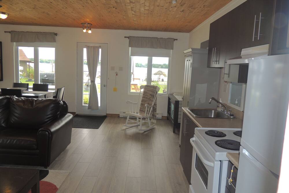 Photo of Livingroom in Larouche