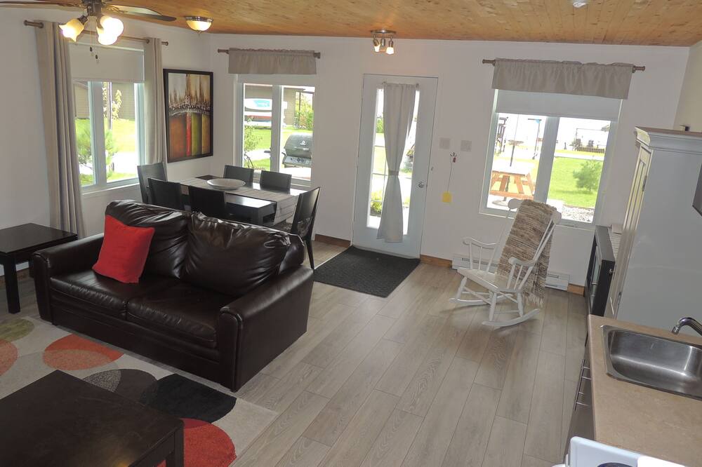 Photo of Livingroom in Larouche