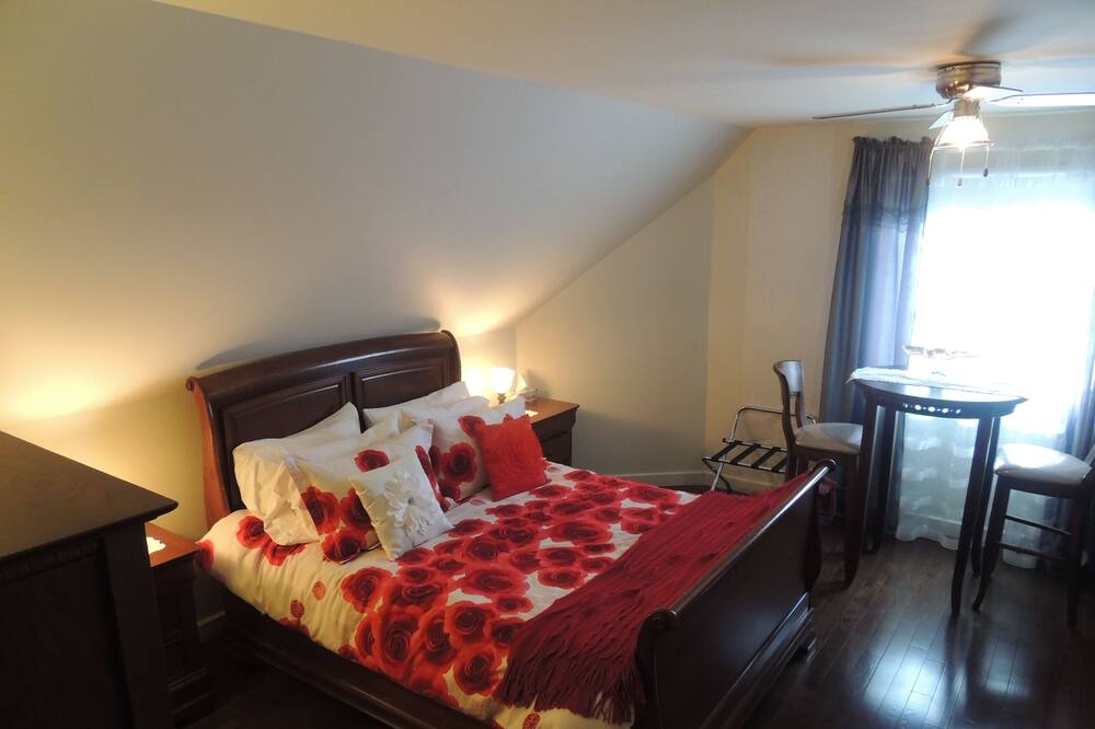 Photo of Bedroom in Larouche