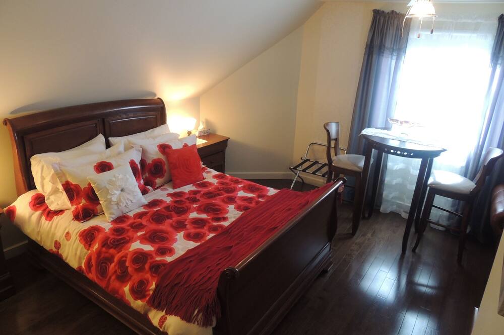 Photo of Bedroom in Larouche