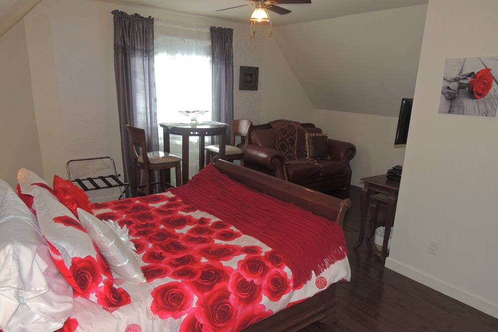 Photo of Bedroom in Larouche