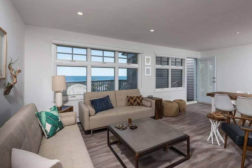 Photo of Livingroom in York Beach