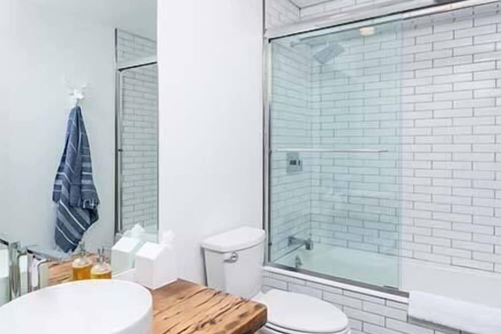 Photo of Bathroom in York Beach