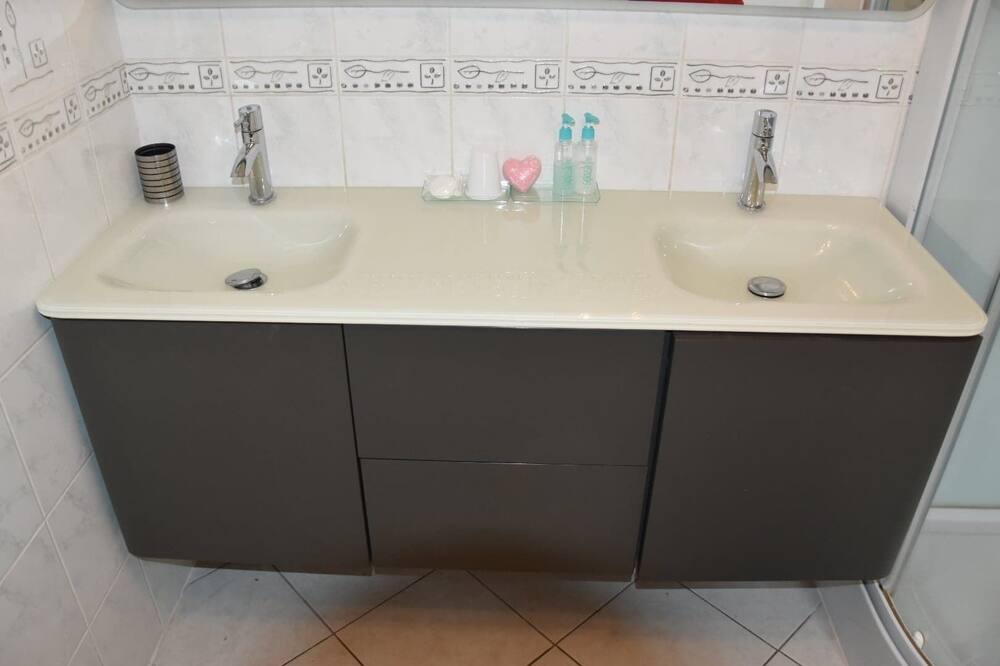 Photo of Bathroom in Loison-sous-Lens