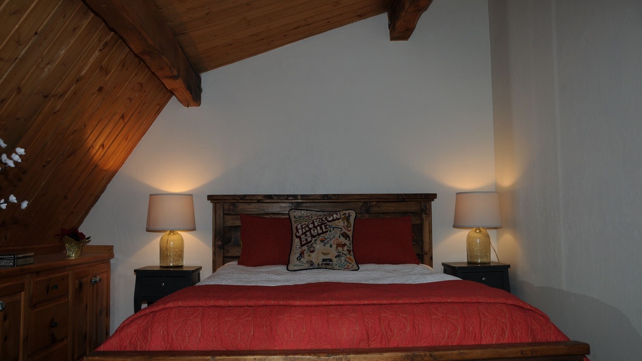 Photo of Others in Victor