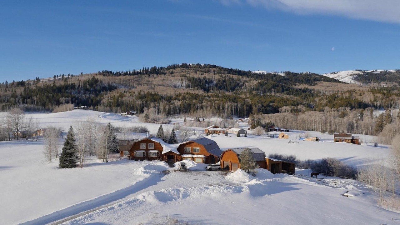 Photo of Others in Victor