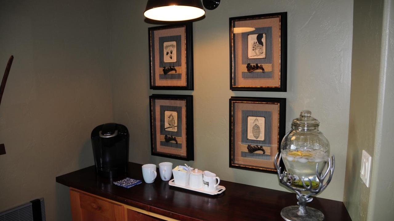 Photo of Others in Victor