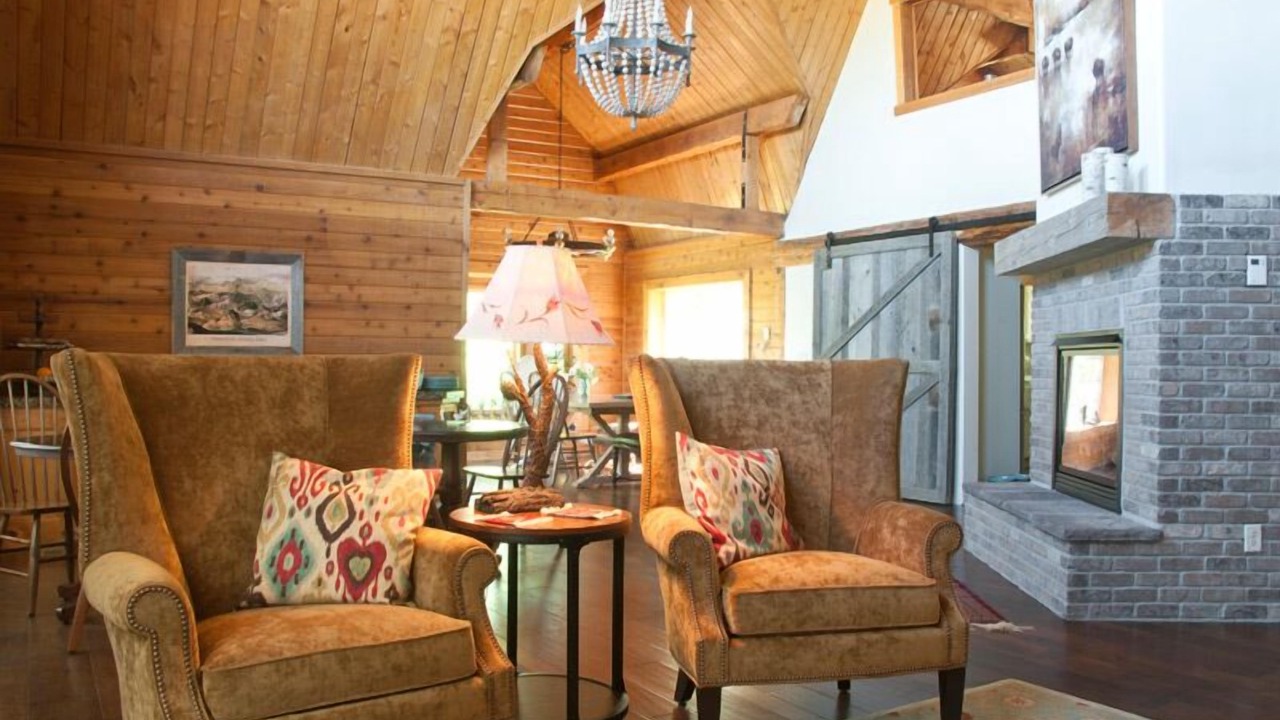 Photo of Others in Victor