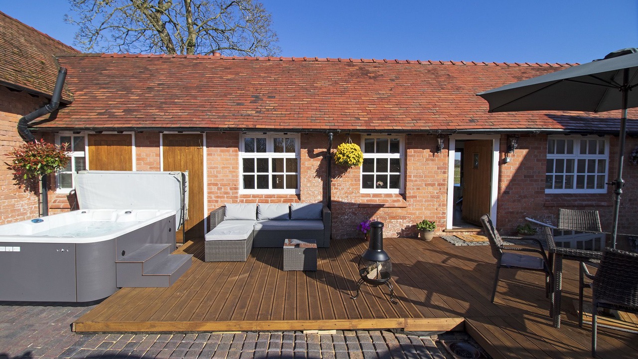 Photo of Others in Thornton Hough