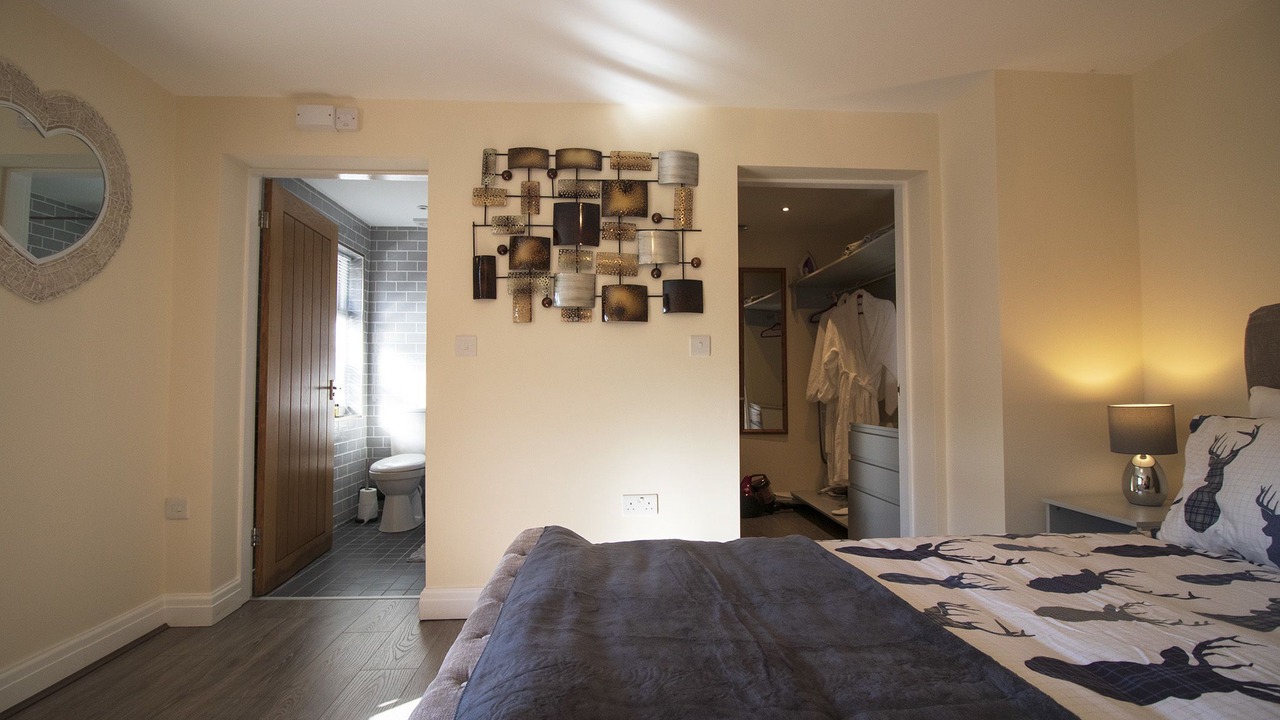 Photo of Bedroom in Thornton Hough