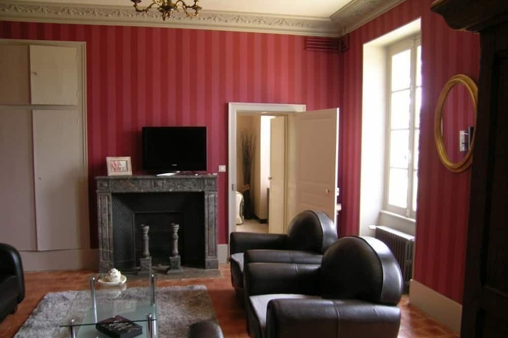 Photo of Livingroom in Cerilly