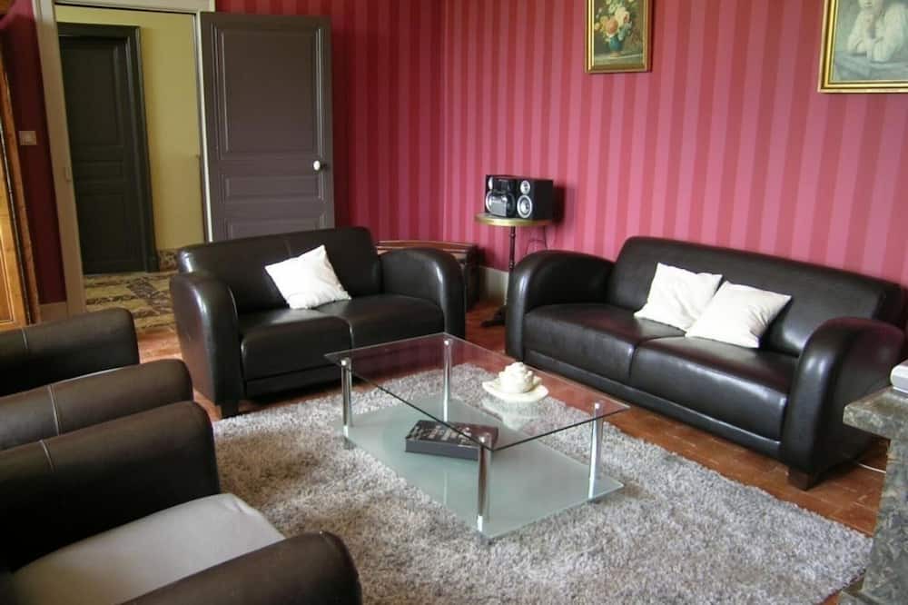 Photo of Livingroom in Cerilly