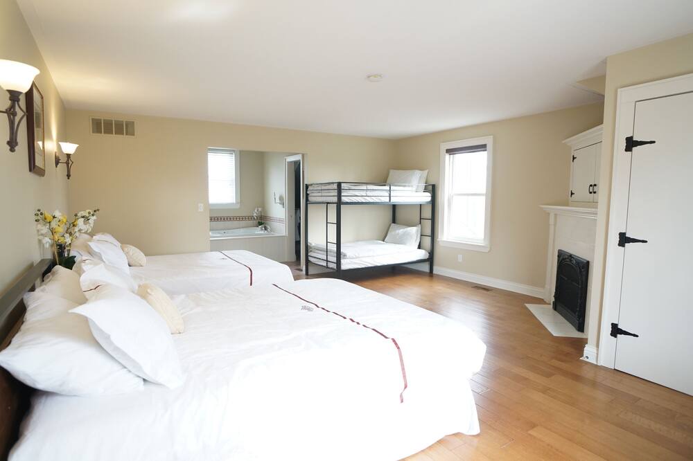 Photo of Bedroom in Niagara Falls