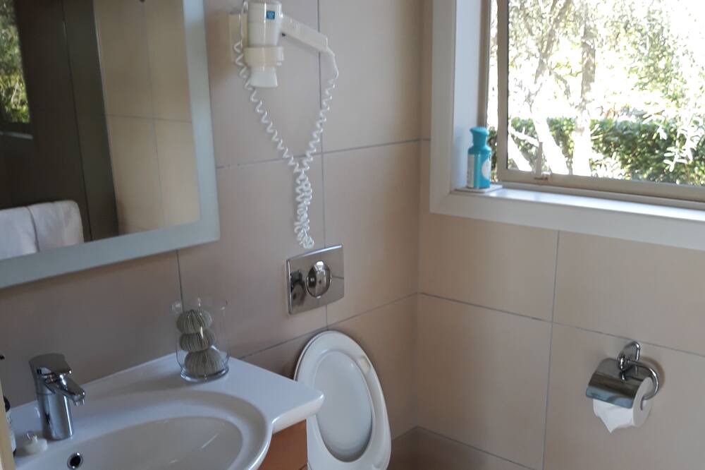 Photo of Bathroom in Okaihau
