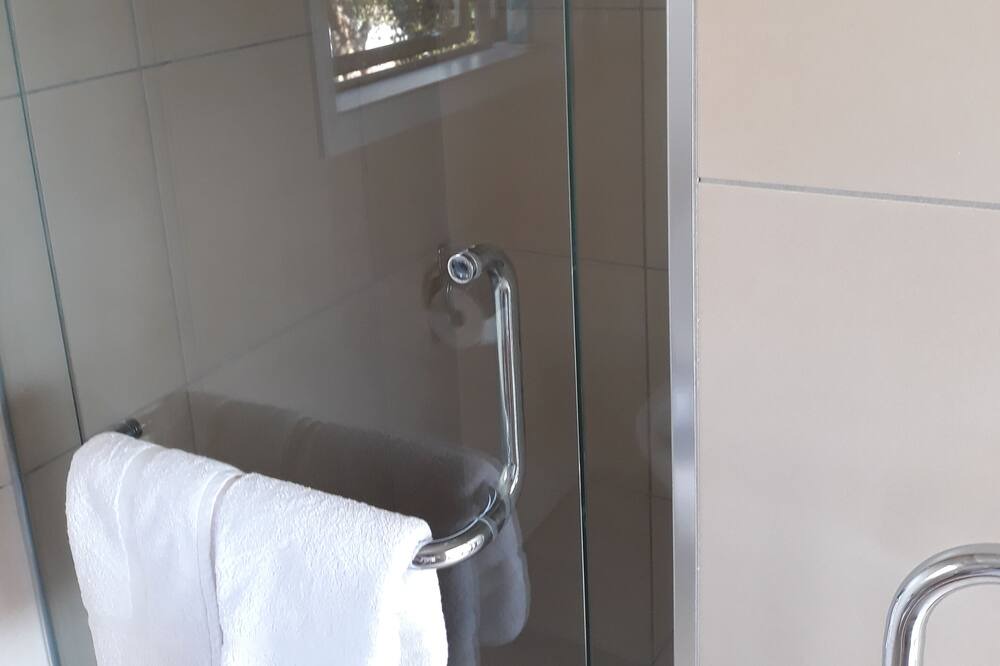 Photo of Bathroom in Okaihau