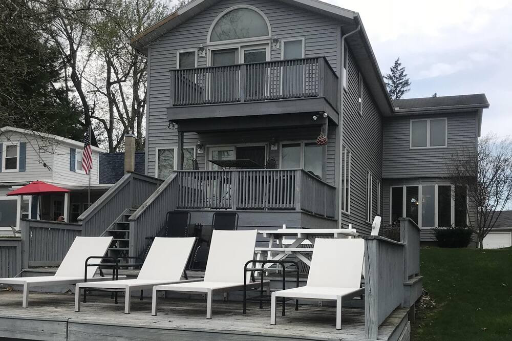 Photo of Outdoor in Niles