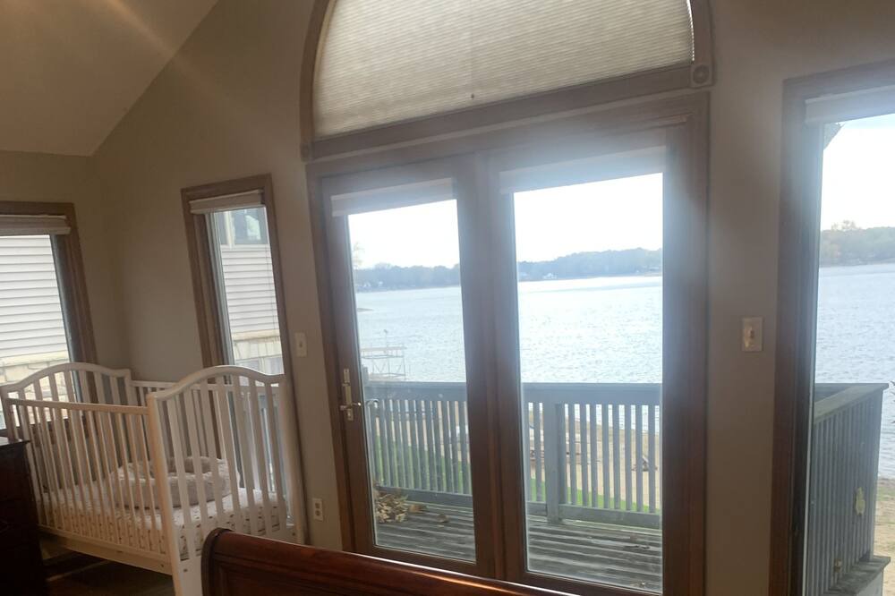Photo of Bedroom in Niles
