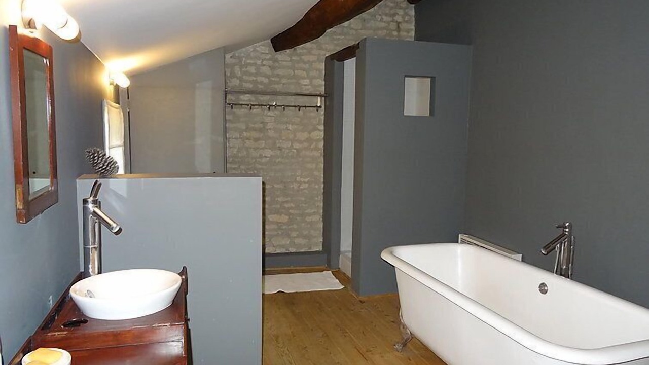 Photo of Bathroom in Aumagne