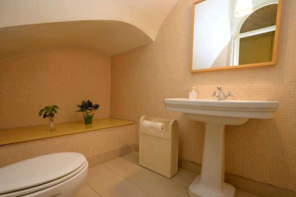 Photo of Bathroom in Masnou