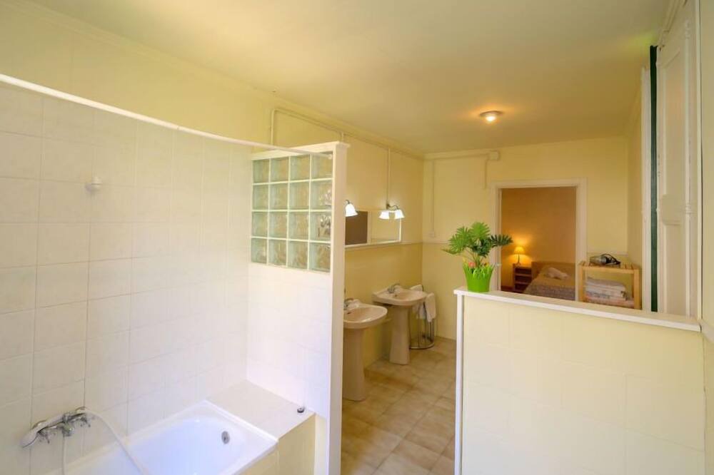Photo of Bathroom in Masnou