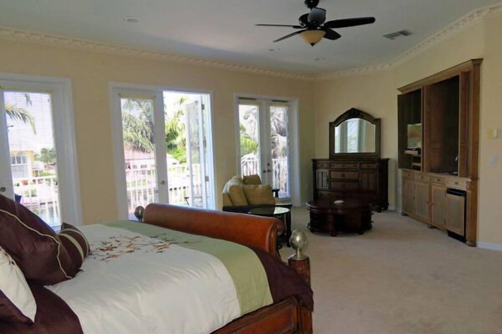 Photo of Others in Saint Armands Key