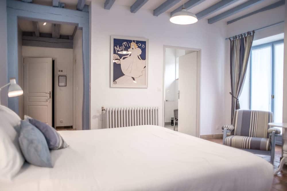 Photo of Bedroom in Lescure-dAlbigeois