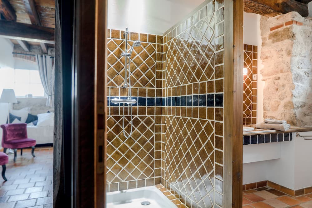 Photo of Bathroom in Lescure-dAlbigeois