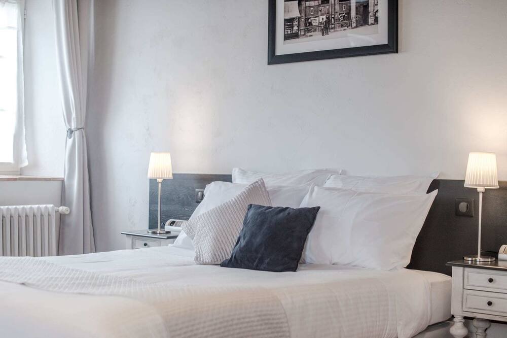 Photo of Bedroom in Lescure-dAlbigeois