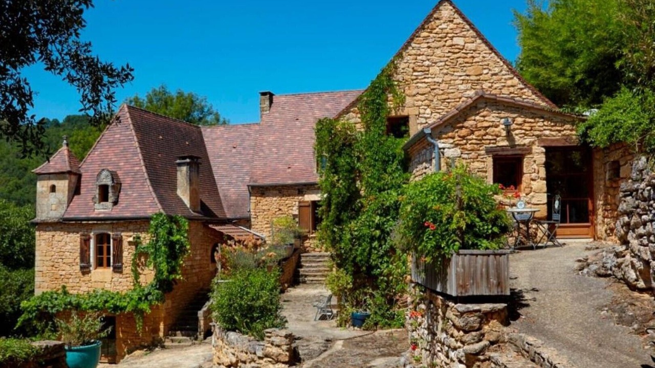 Photo of Buildings in Vitrac