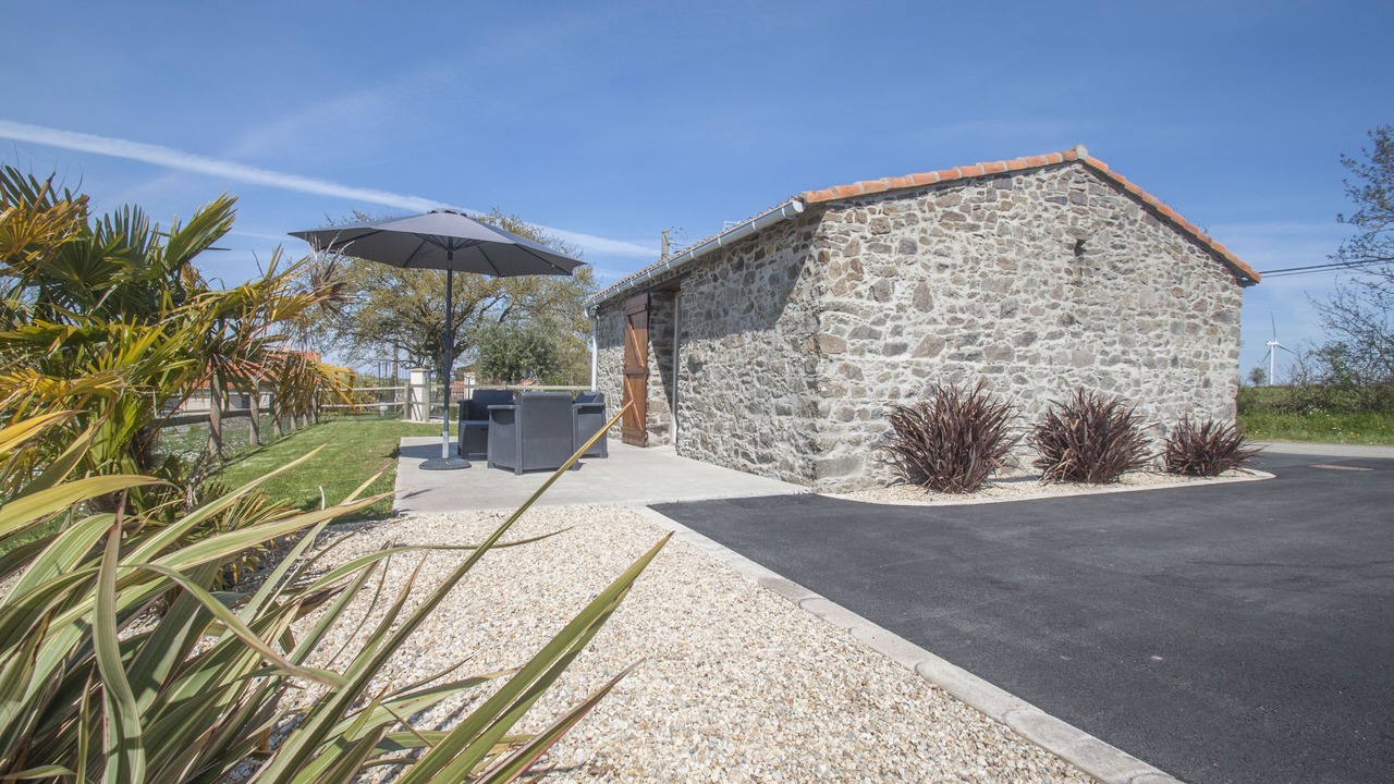 Photo of Outdoor in Couffe