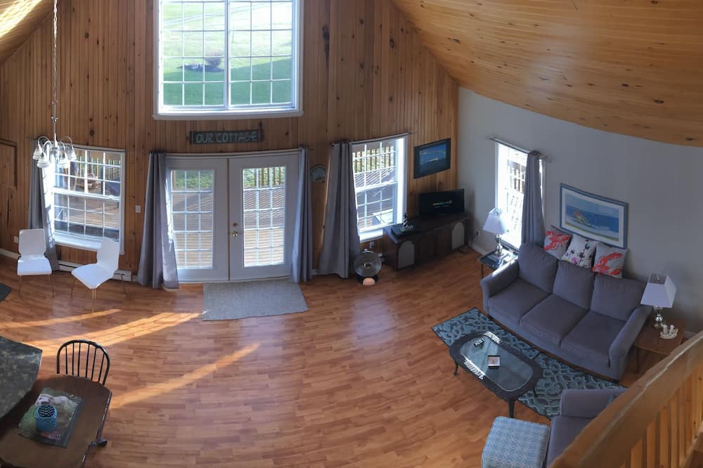 Photo of Livingroom in Chelton